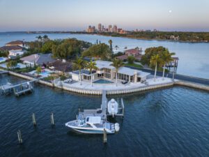 Luxury Waterfront home on Brightwaters Boulevard in Snell Isle