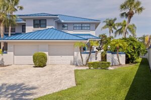 1625 Watermark Cir NE, Saint Petersburg, FL 33702