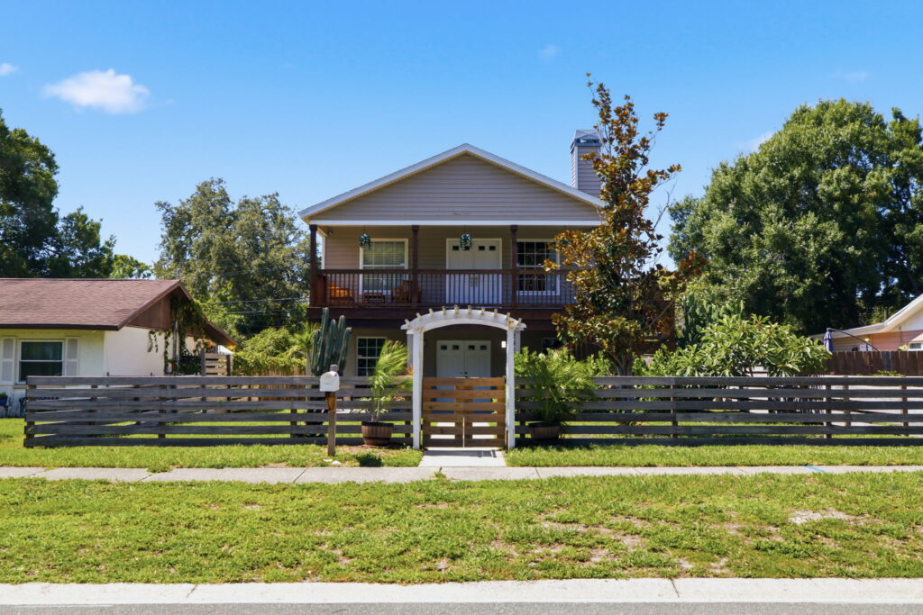 North Kenwood home St Petersburg exterior