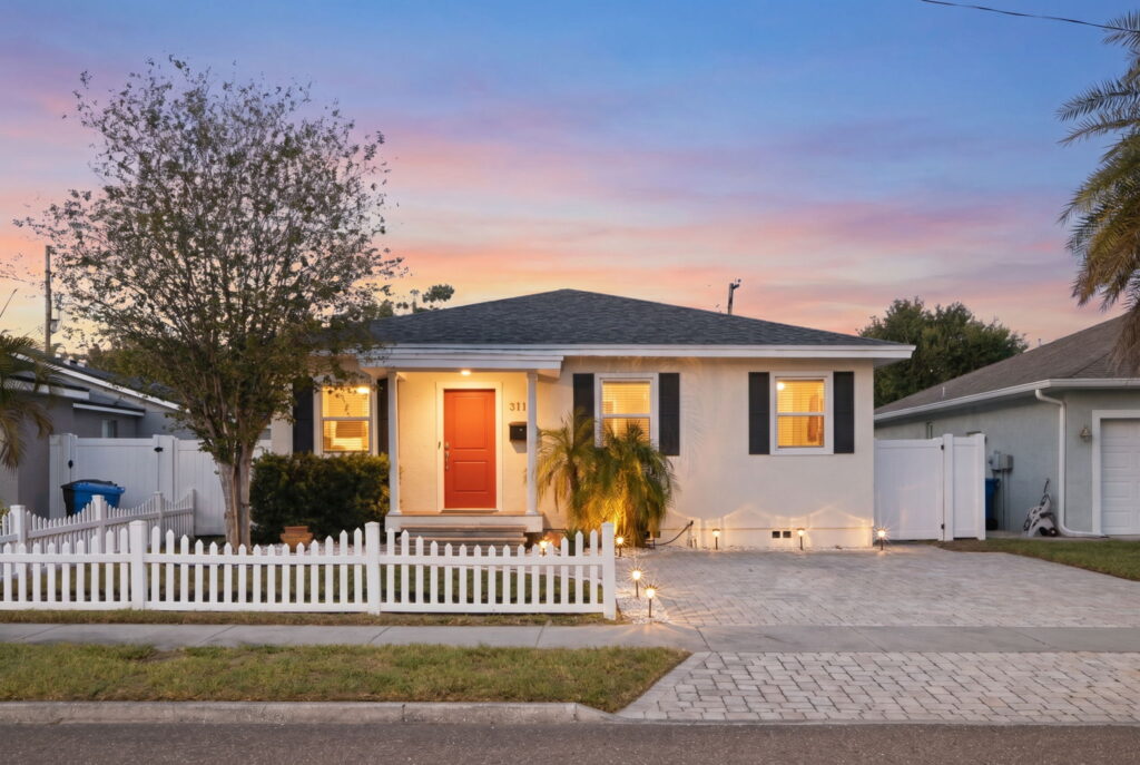 Magnolia Heights home St Petersburg exterior