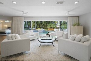 Luxury Home in waterfront community in NE St. Petersburg