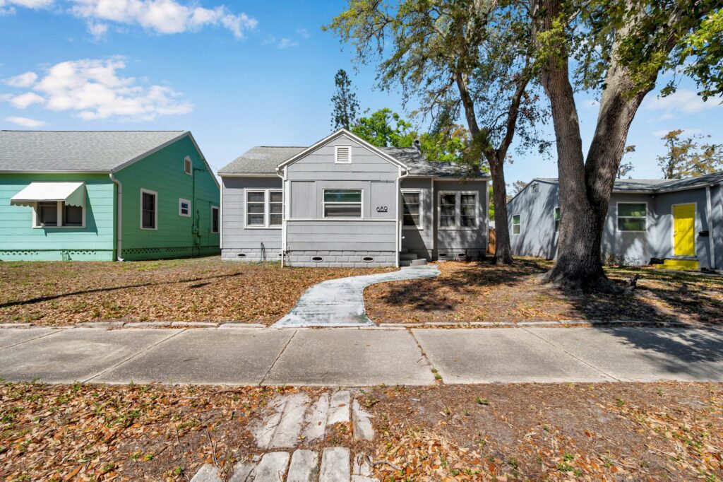 689 Paris Ave S, Saint Petersburg, FL 33701